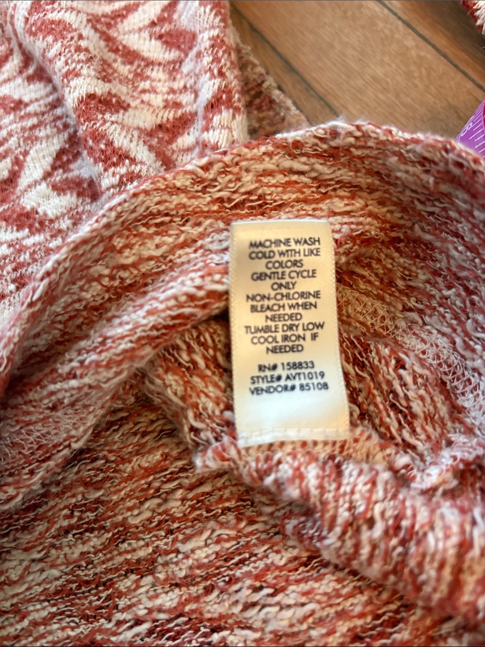 BKE pullover size small - Picture 5 of 8